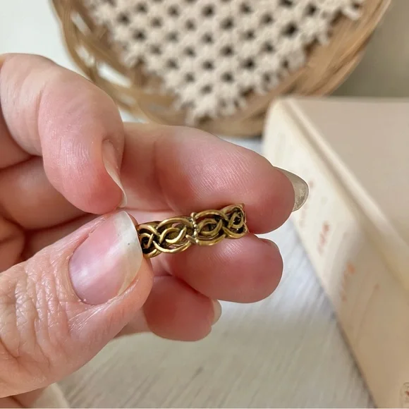 Gold Braid Pinkie Ring “Unity” 4 Celtic Knot Twist Minimal Classic - Picture 8 of 13